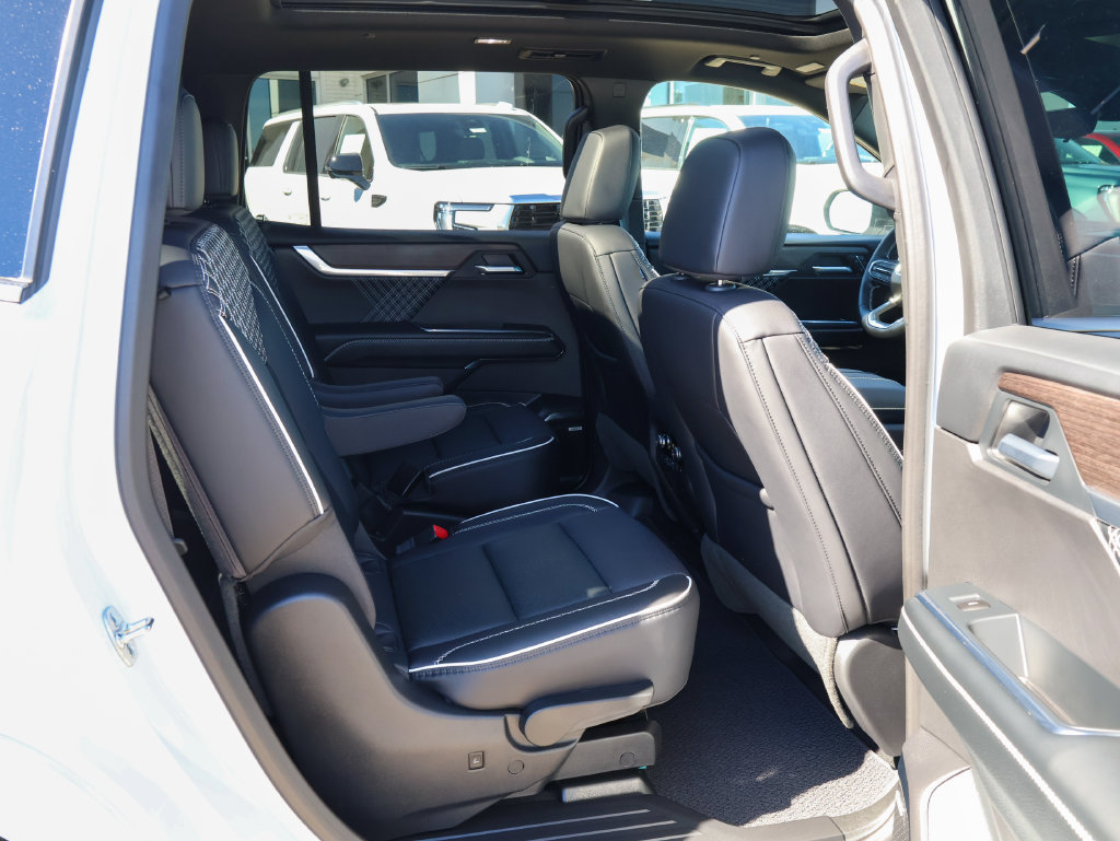 New 2026 GMC Acadia Denali w/ Super Cruise Package AWD/4WD image 36