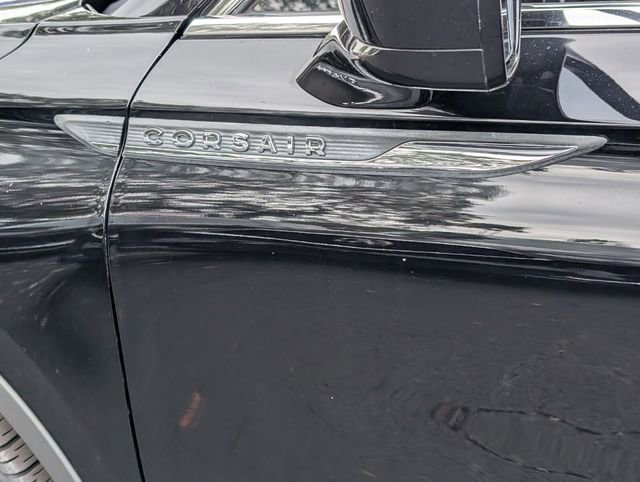 Used 2020 Lincoln Corsair FWD w/ Rear Removable Package Tray image 27