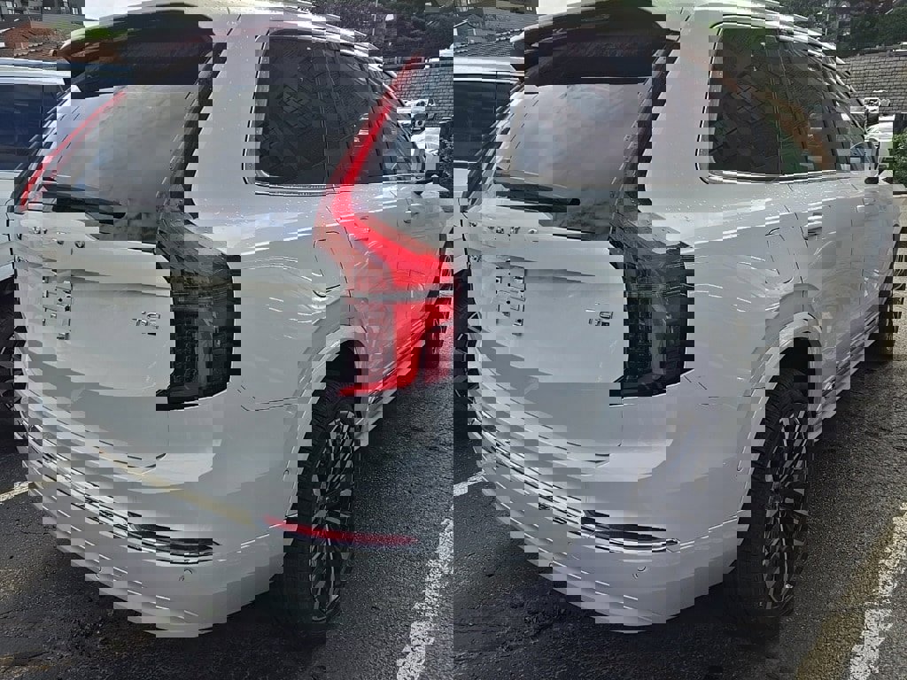 New 2025 Volvo XC90 T8 Ultra image 9