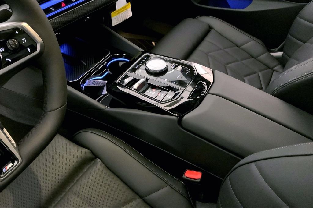 New 2026 BMW 550e xDrive image 6