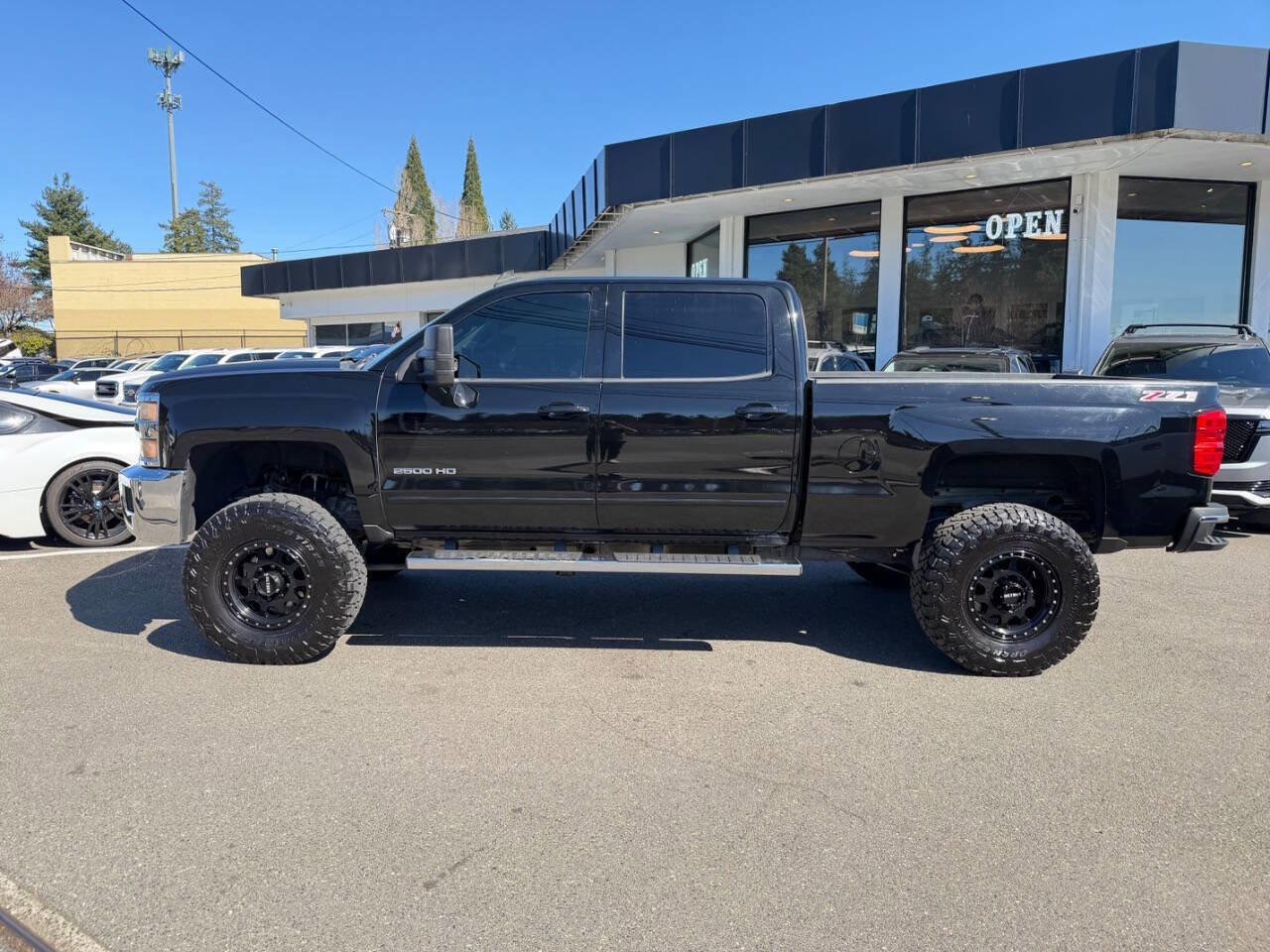 Used 2015 Chevrolet Silverado 2500 LT w/ LT Convenience Package image 2