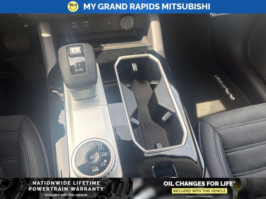 New 2026 Mitsubishi Outlander SE AWD/4WD image 4