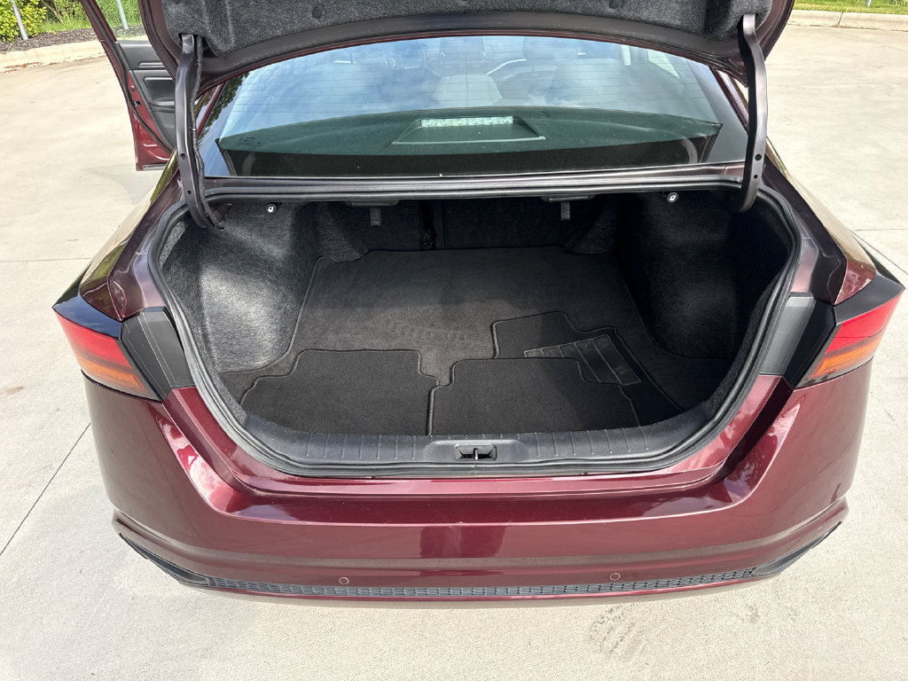 Used 2024 Nissan Altima 2.5 SV FWD image 33