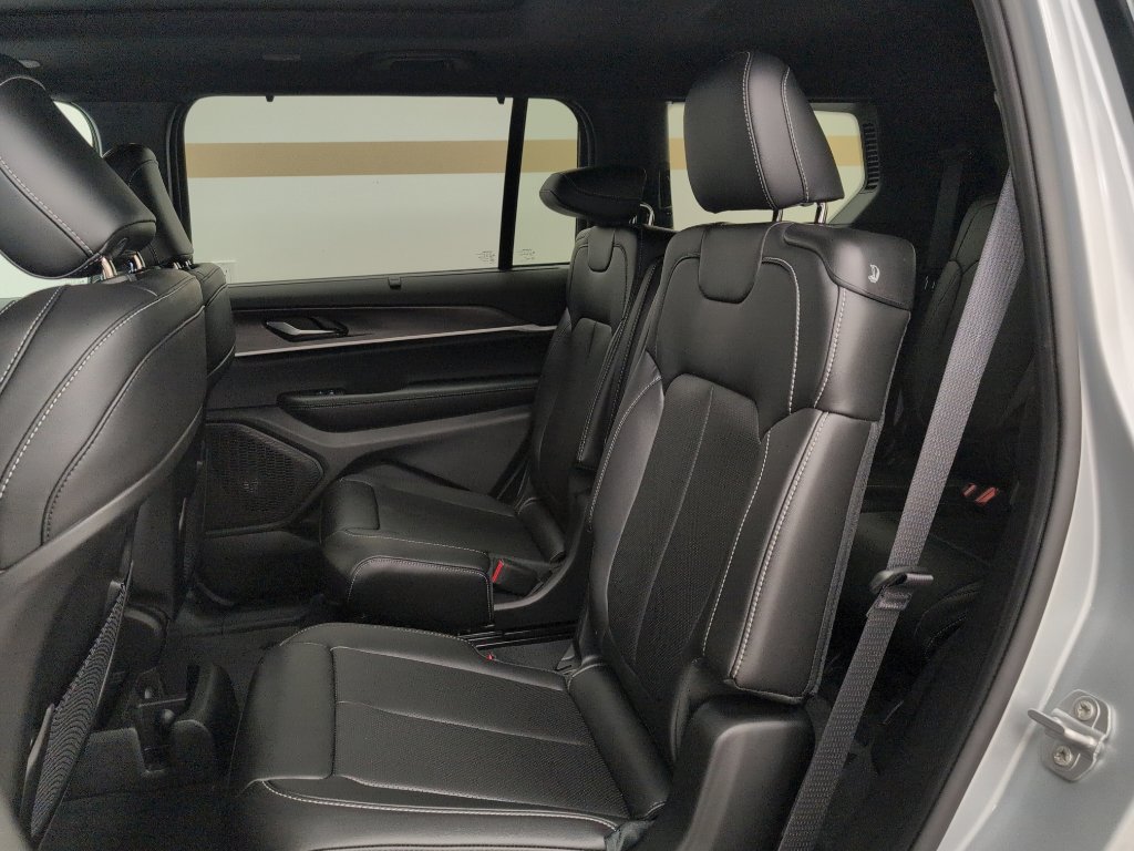New 2025 Jeep Grand Cherokee L Limited w/ Luxury Tech Group II image 9