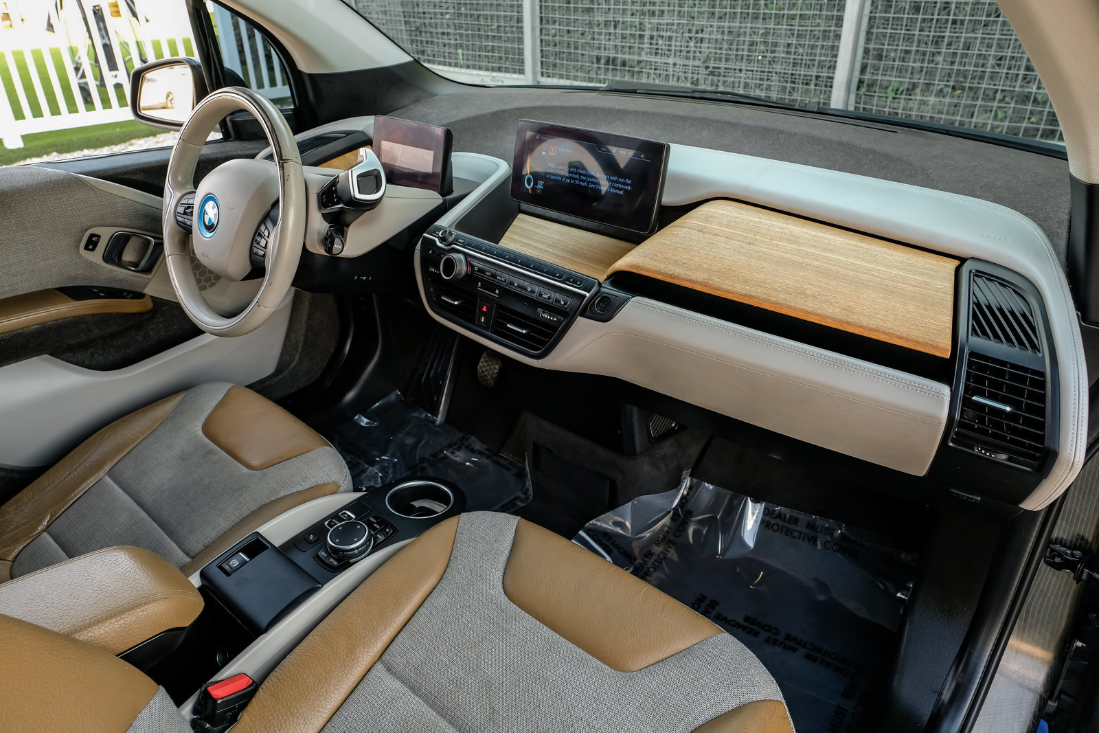 Used 2015 BMW i3 w/ Range Extender RWD image 10