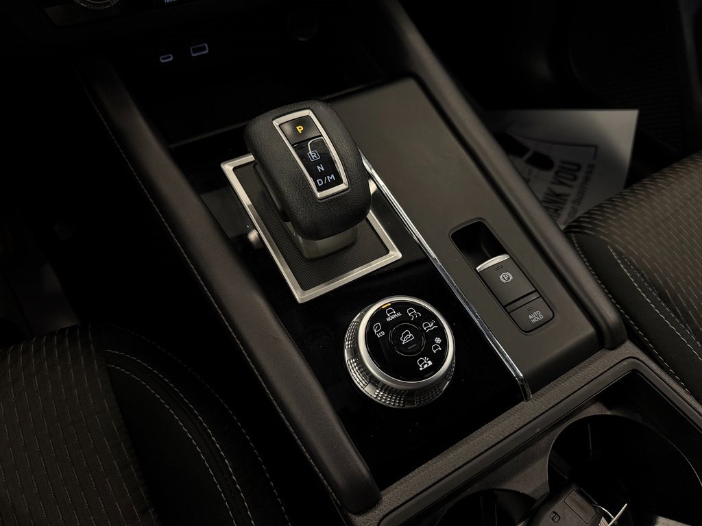 Used 2023 Mitsubishi Outlander ES image 15