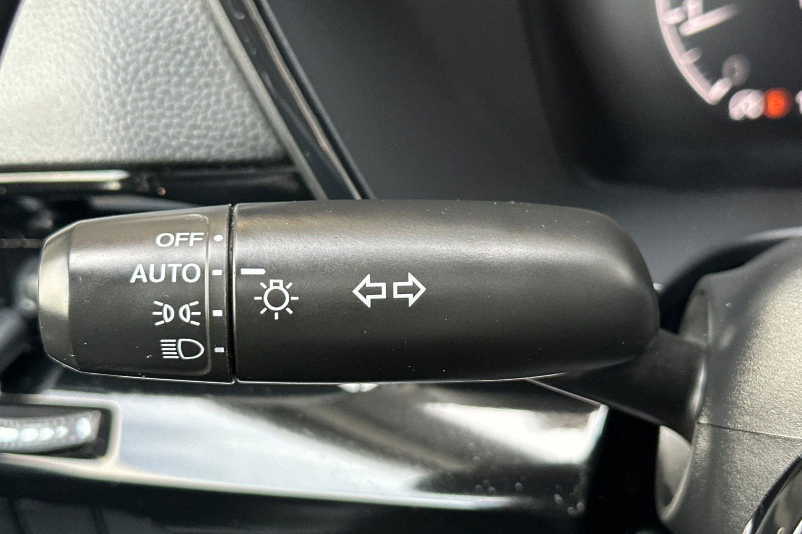 Used 2025 Honda CR-V EX-L image 37