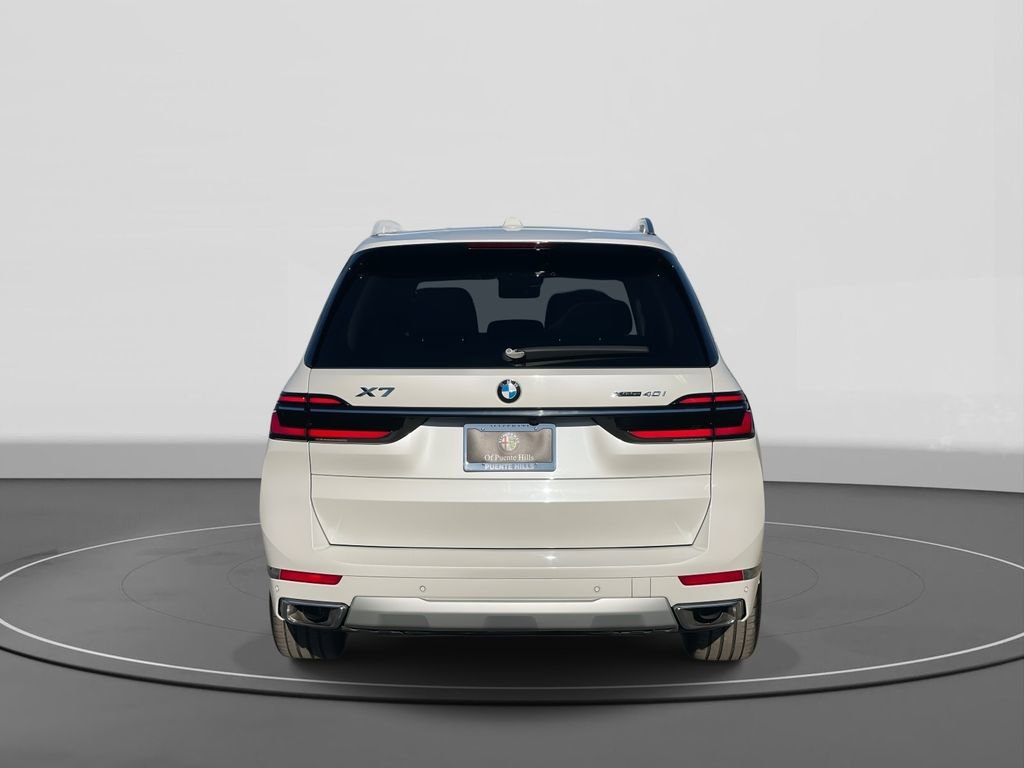 Used 2023 BMW X7 xDrive40i w/ Premium Package AWD/4WD image 5