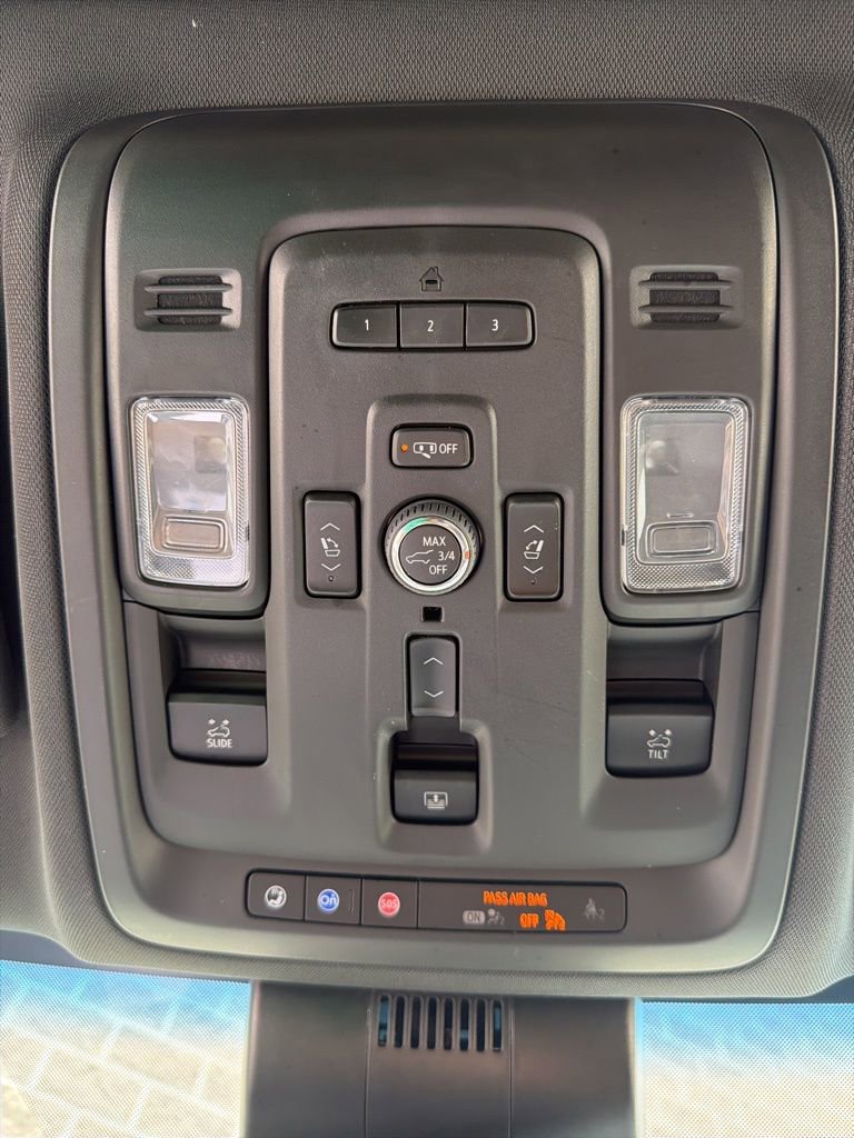 Used 2023 Chevrolet Tahoe Z71 w/ Z71 Off-Road Package AWD/4WD image 20