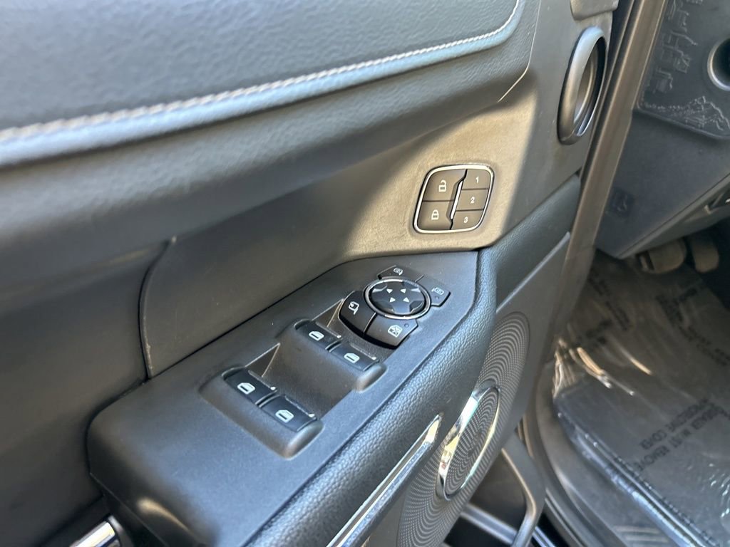 Used 2024 Ford Expedition Max XLT image 45
