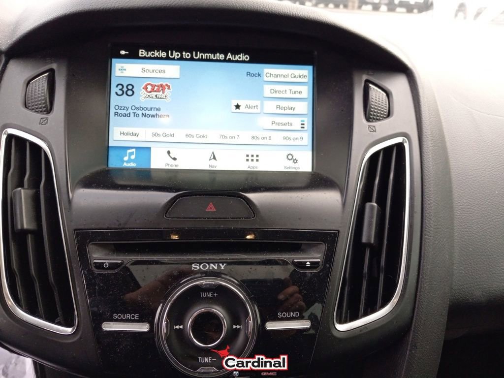 Used 2018 Ford Focus Titanium w/ Titanium Technology Package image 29