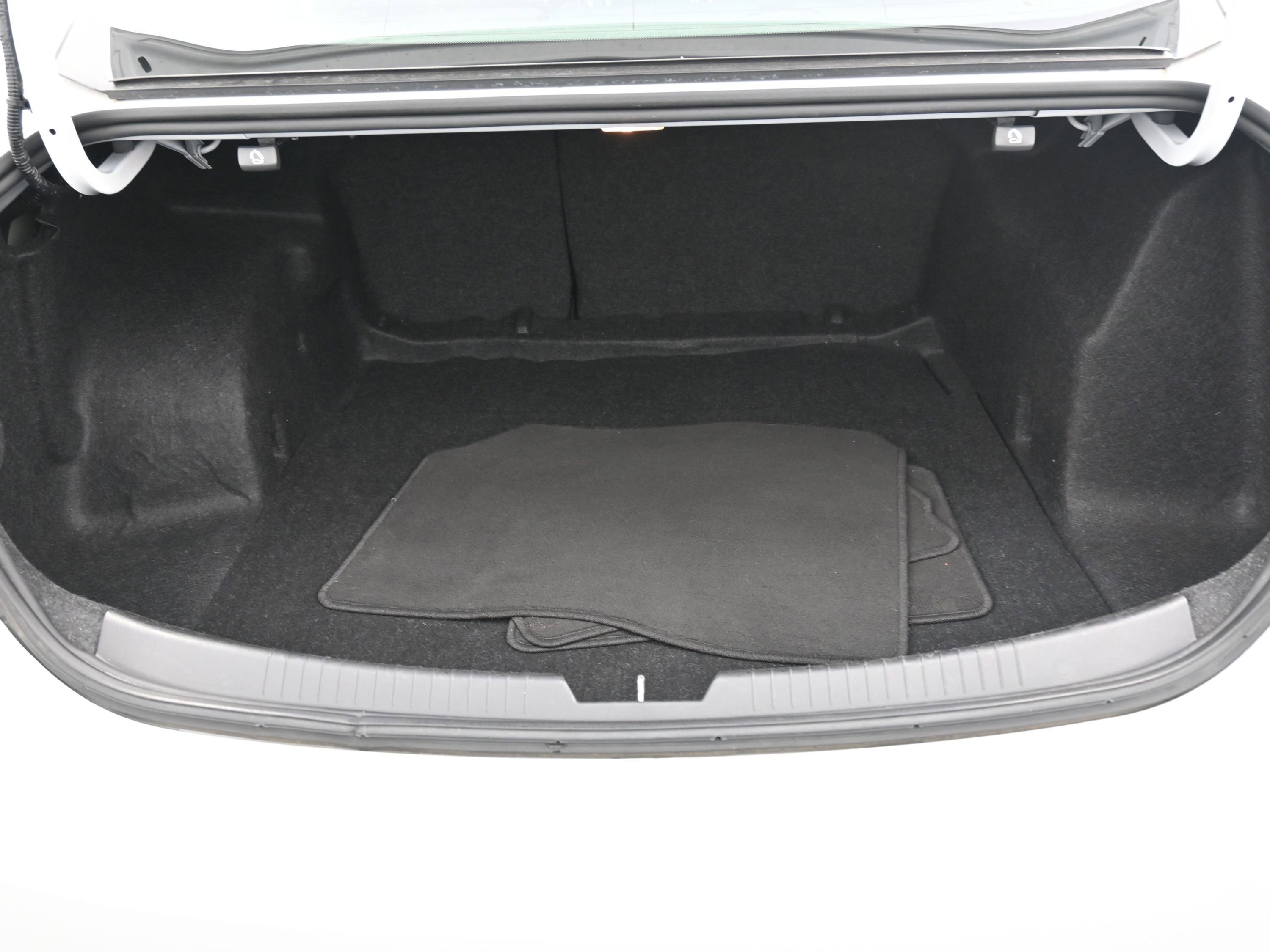 Used 2022 Chevrolet Malibu LT image 17