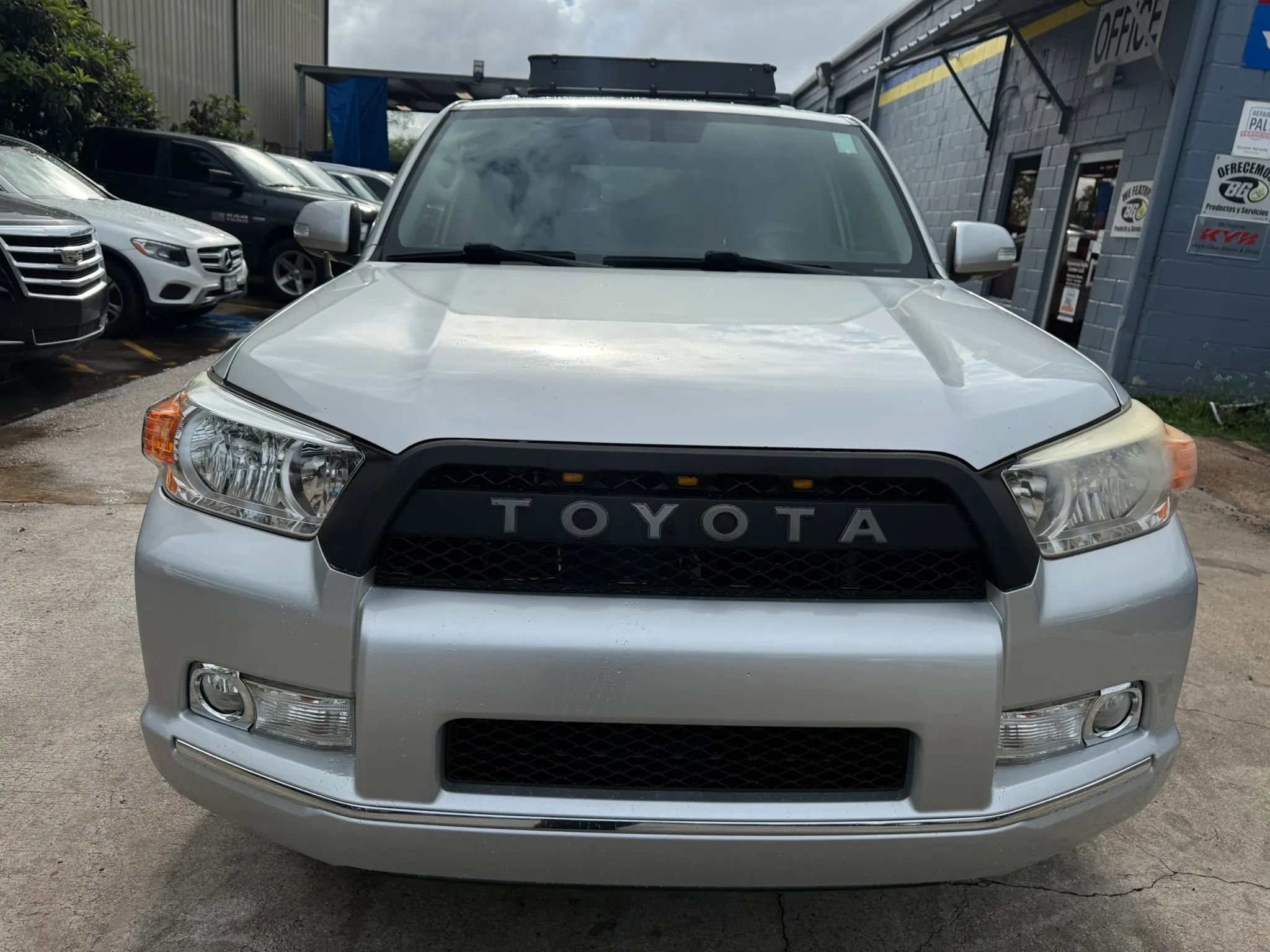 Used 2013 Toyota 4Runner SR5 w/ Convenience Pkg RWD image 2