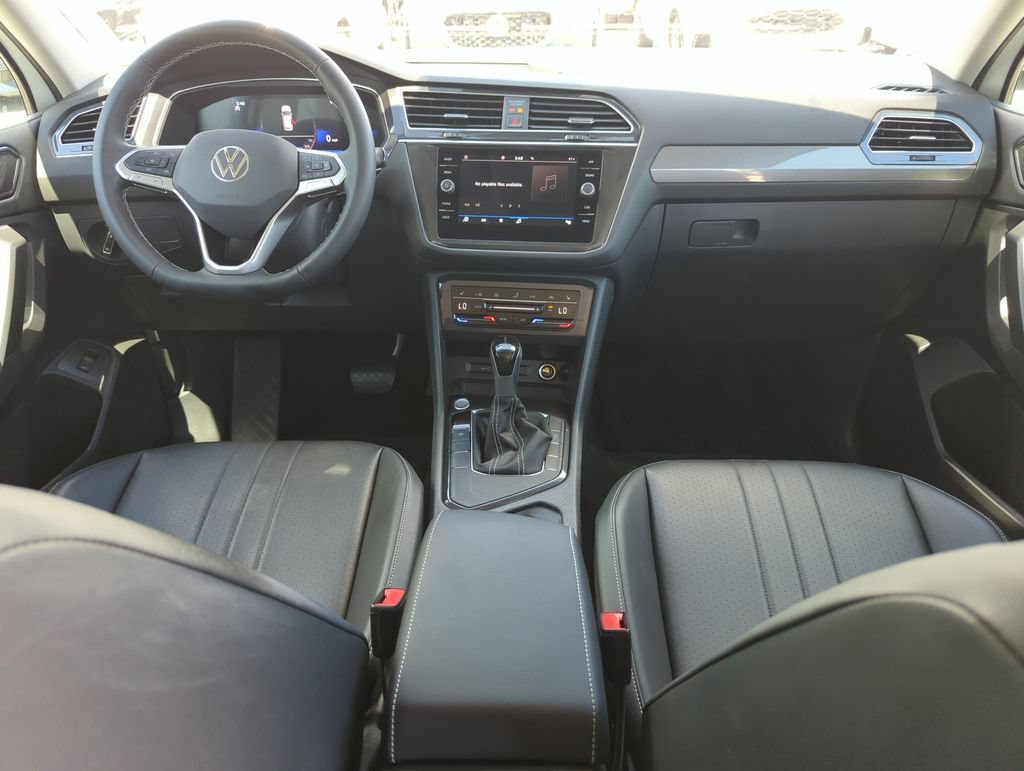 Used 2024 Volkswagen Tiguan SE FWD image 25
