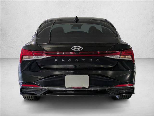 Used 2022 Hyundai Elantra SEL w/ Convenience + Premium Package FWD image 6