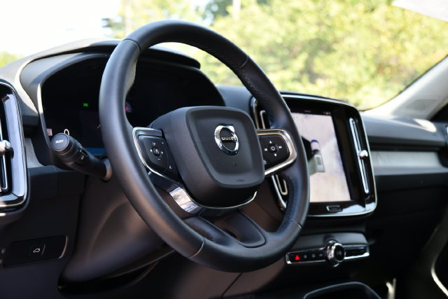 Certified 2026 Volvo XC40 B5 Plus AWD/4WD image 14