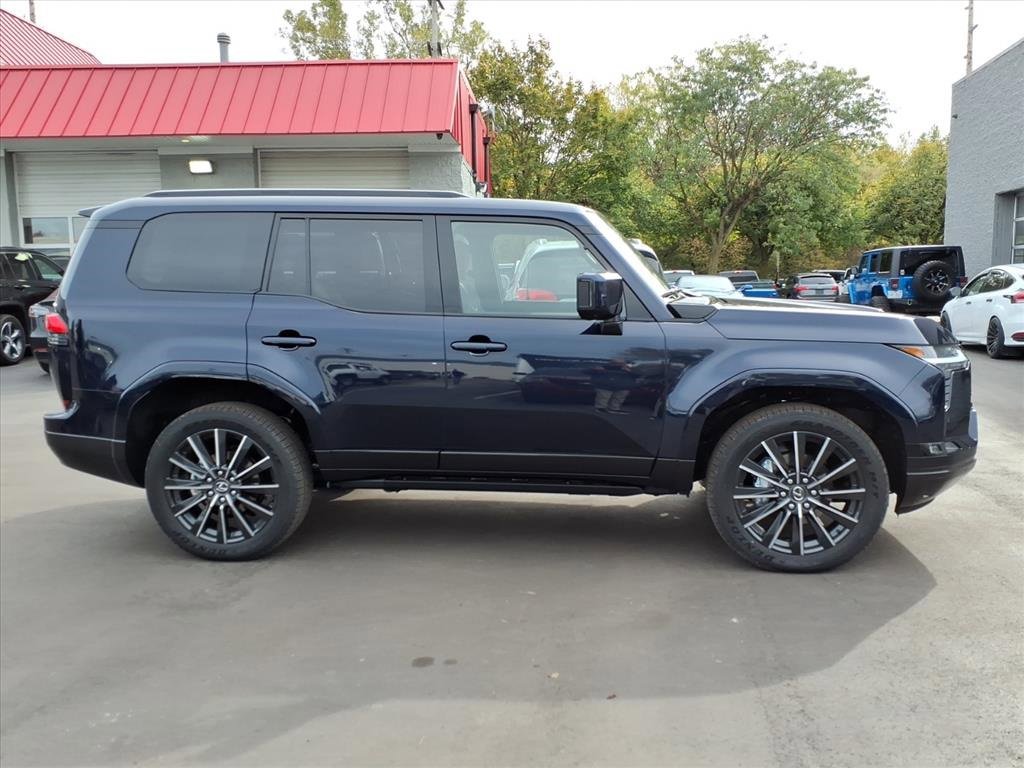 Used 2025 Lexus GX 550 w/ Accessory Package (2T) image 6