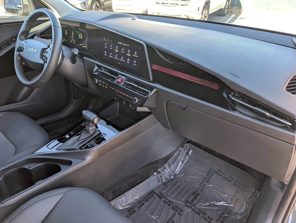 Certified 2023 Kia Niro EX image 20
