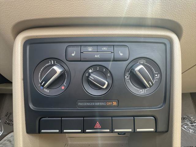 Used 2014 Volkswagen Beetle TDI FWD image 17