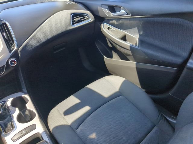 Used 2018 Chevrolet Cruze LS FWD image 17