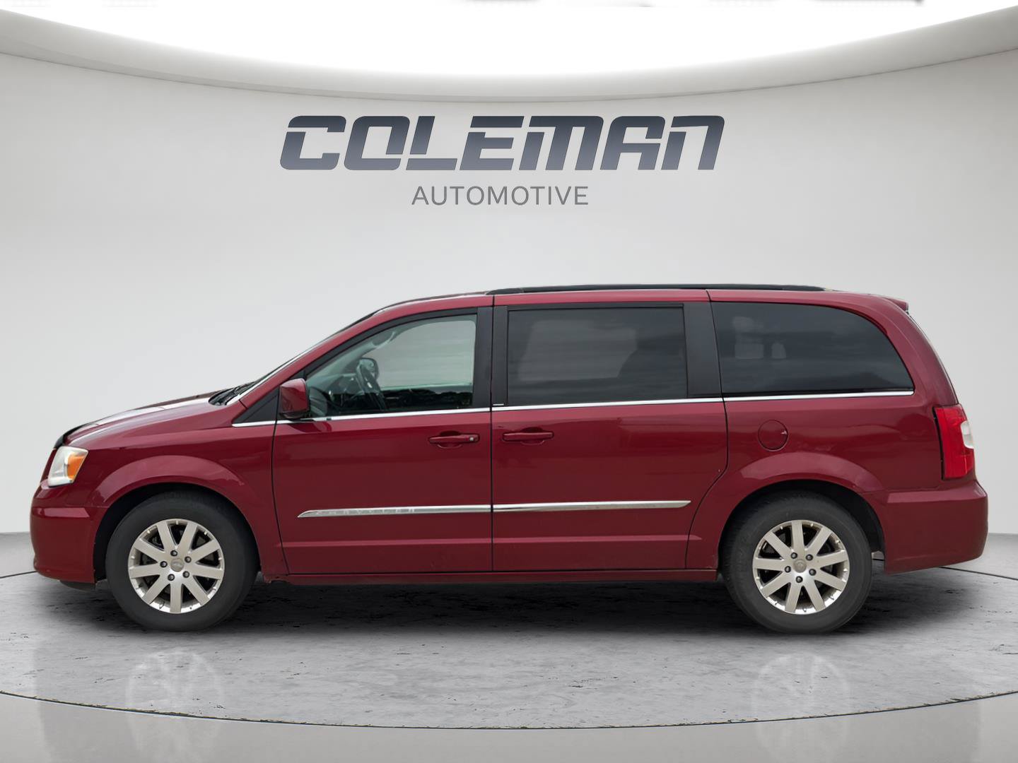 Used 2014 Chrysler Town & Country Touring FWD image 13