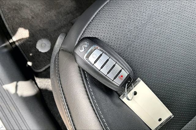 Certified 2025 INFINITI QX55 Luxe w/ Accent Package image 11