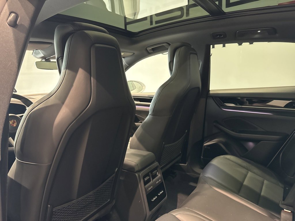 Used 2025 Porsche Macan 4 Electric image 30