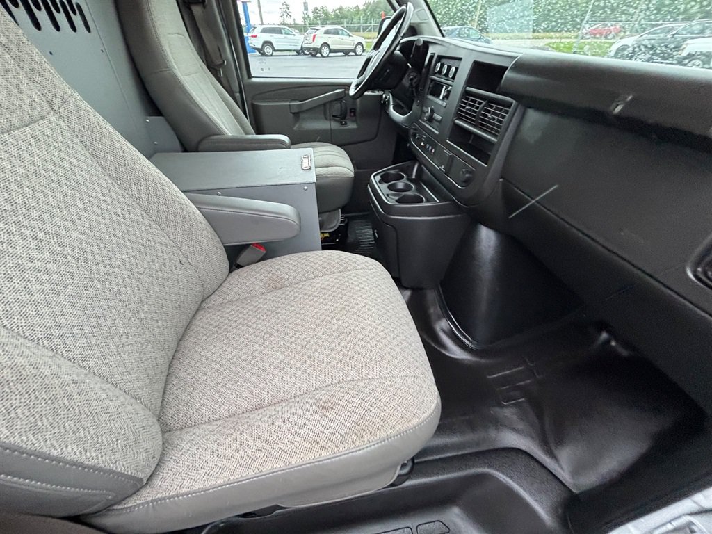 Used 2022 Chevrolet Express 2500 w/ Driver Convenience Package RWD image 19