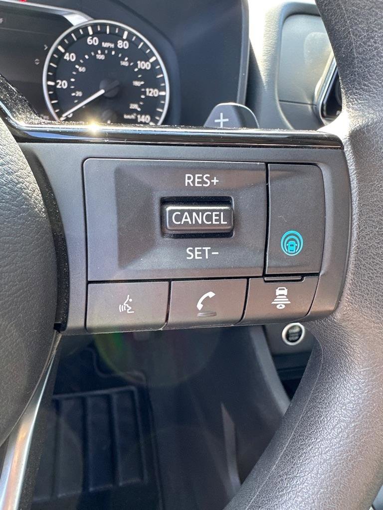 Used 2023 Nissan Rogue SV AWD/4WD image 14