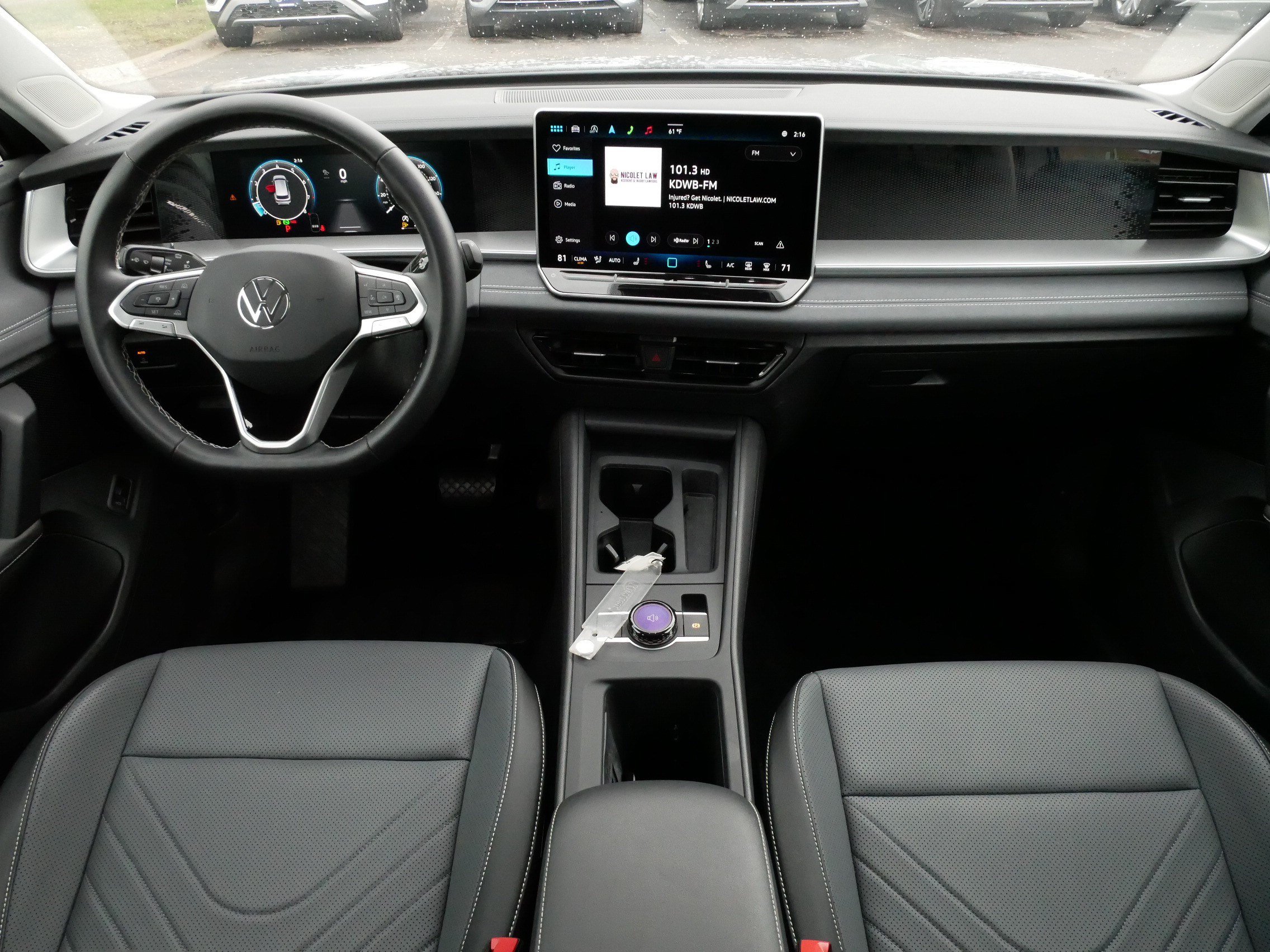 Certified 2025 Volkswagen Tiguan SE w/ Panoramic Sunroof Package AWD/4WD image 10