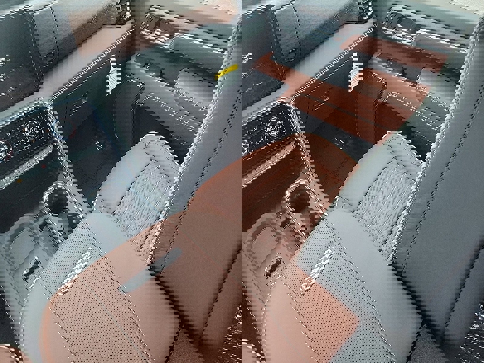 New 2026 GMC Sierra 2500 Denali Ultimate image 16