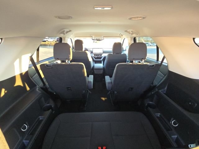 Used 2025 Ford Explorer Active RWD image 14