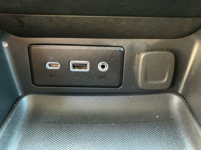 Used 2024 GMC Terrain SLE image 30