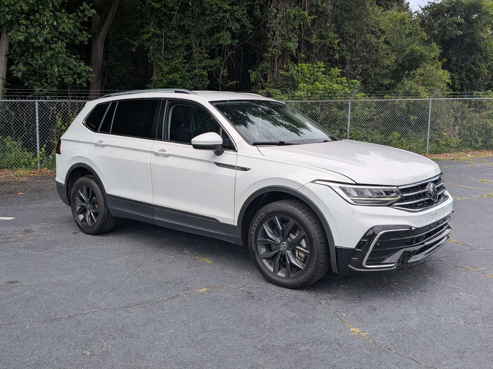 Used 2024 Volkswagen Tiguan Wolfsburg Edition AWD/4WD image 2