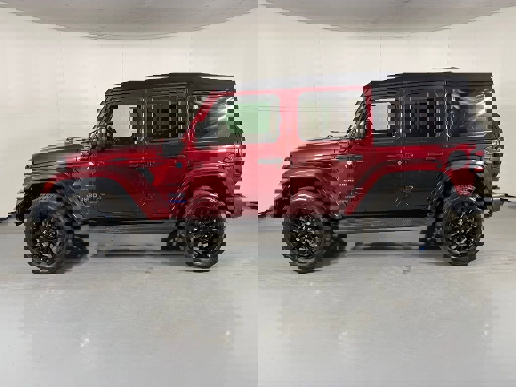 Used 2022 Jeep Wrangler Unlimited Sahara image 5