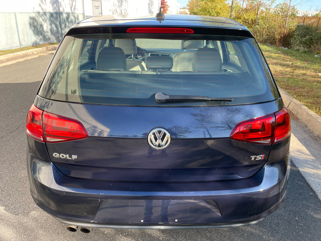 Used 2015 Volkswagen Golf S image 7