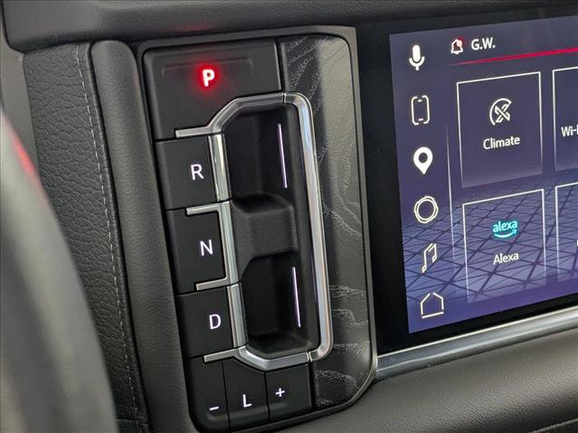 Used 2024 GMC Yukon Denali w/ Advanced Technology Package AWD/4WD image 13