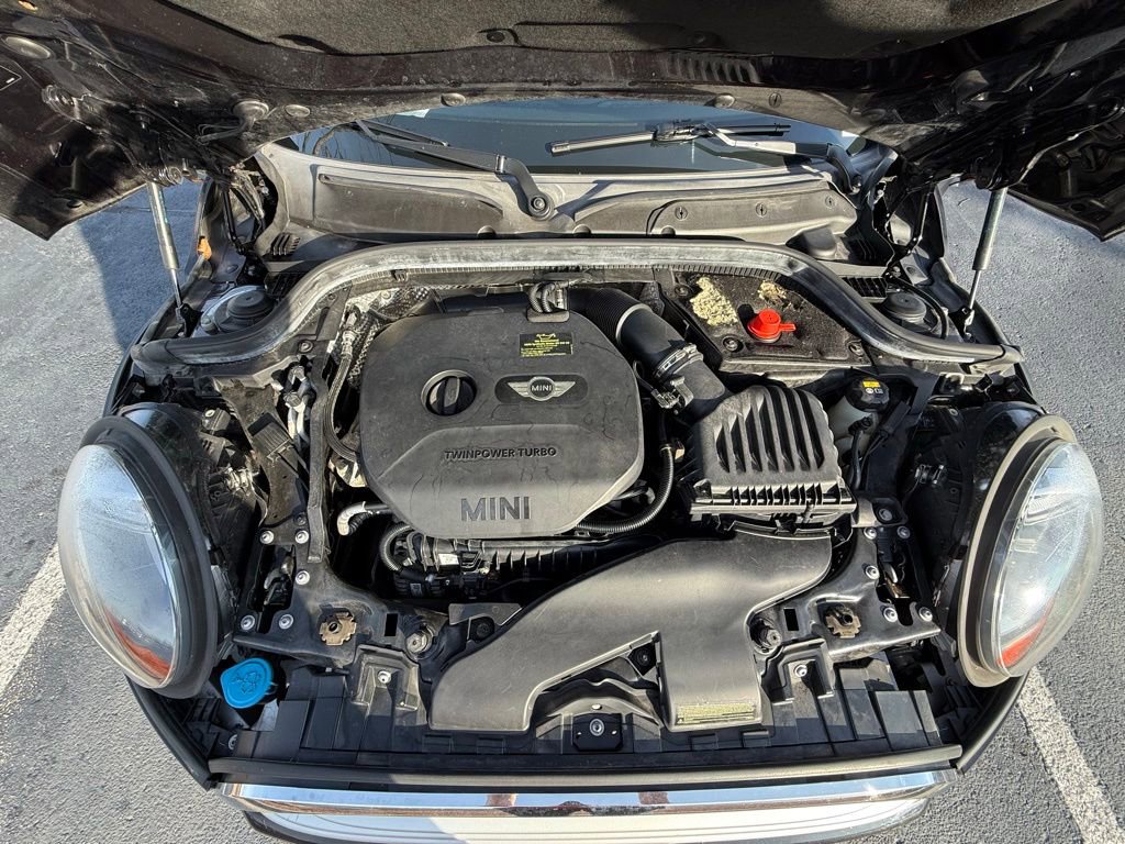 Used 2015 MINI Cooper 4-Door Hardtop image 9
