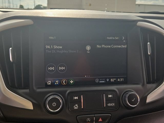 Used 2024 GMC Terrain SLT w/ Tech Package FWD image 16