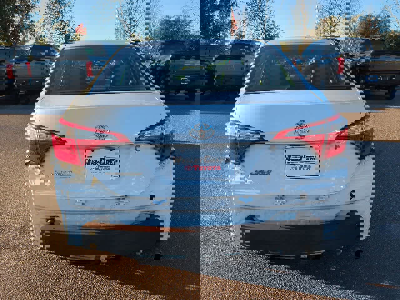 Used 2015 Toyota Corolla L image 5