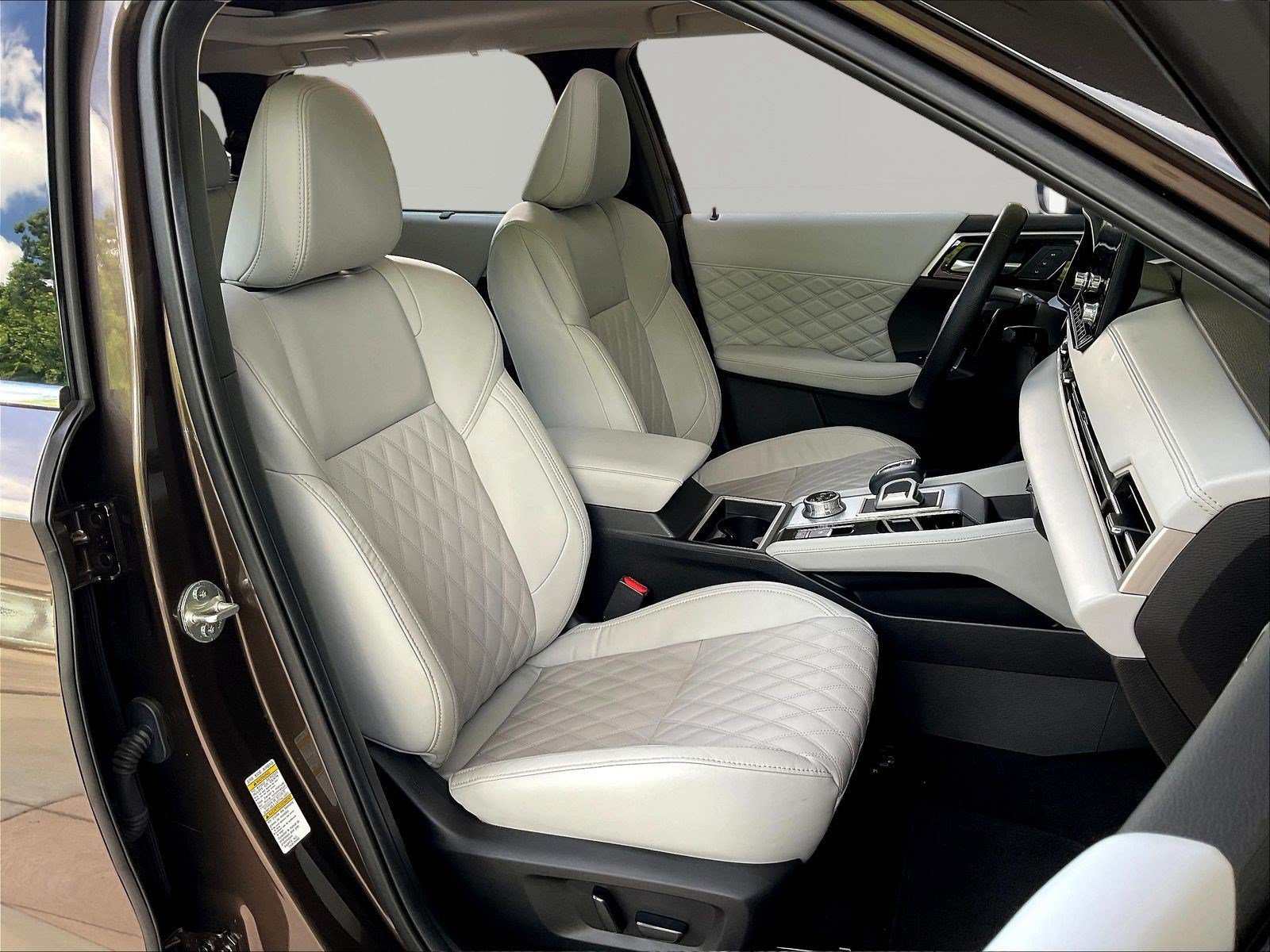 Used 2023 Mitsubishi Outlander SEL FWD image 29