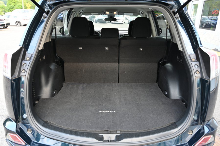 Used 2017 Toyota RAV4 LE w/ Carpet Mat Package AWD/4WD image 13