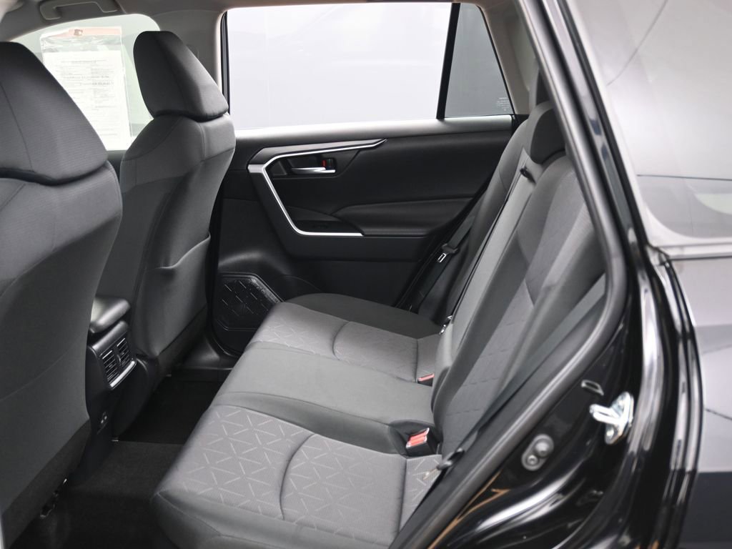 Used 2025 Toyota RAV4 XLE image 32