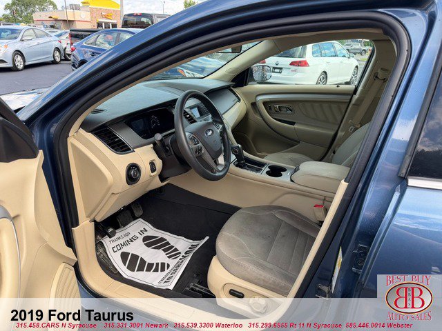 Used 2019 Ford Taurus SE FWD image 10
