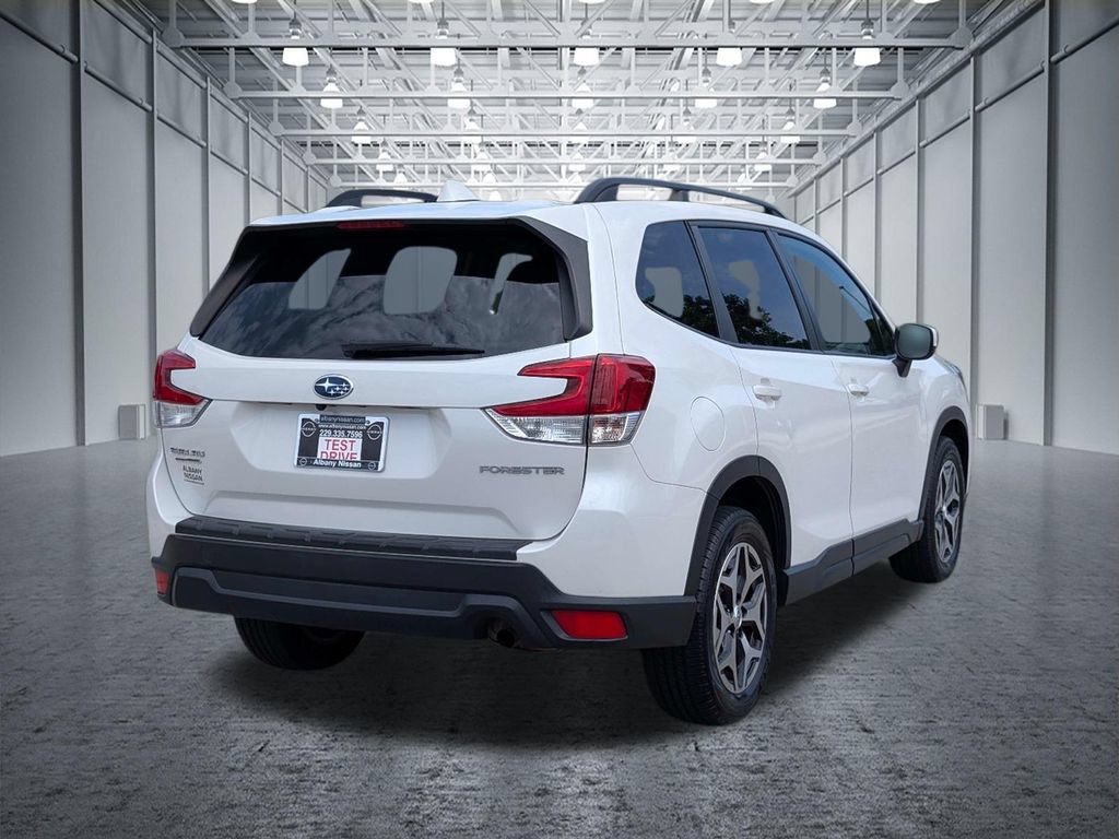 Used 2020 Subaru Forester Premium AWD/4WD image 8