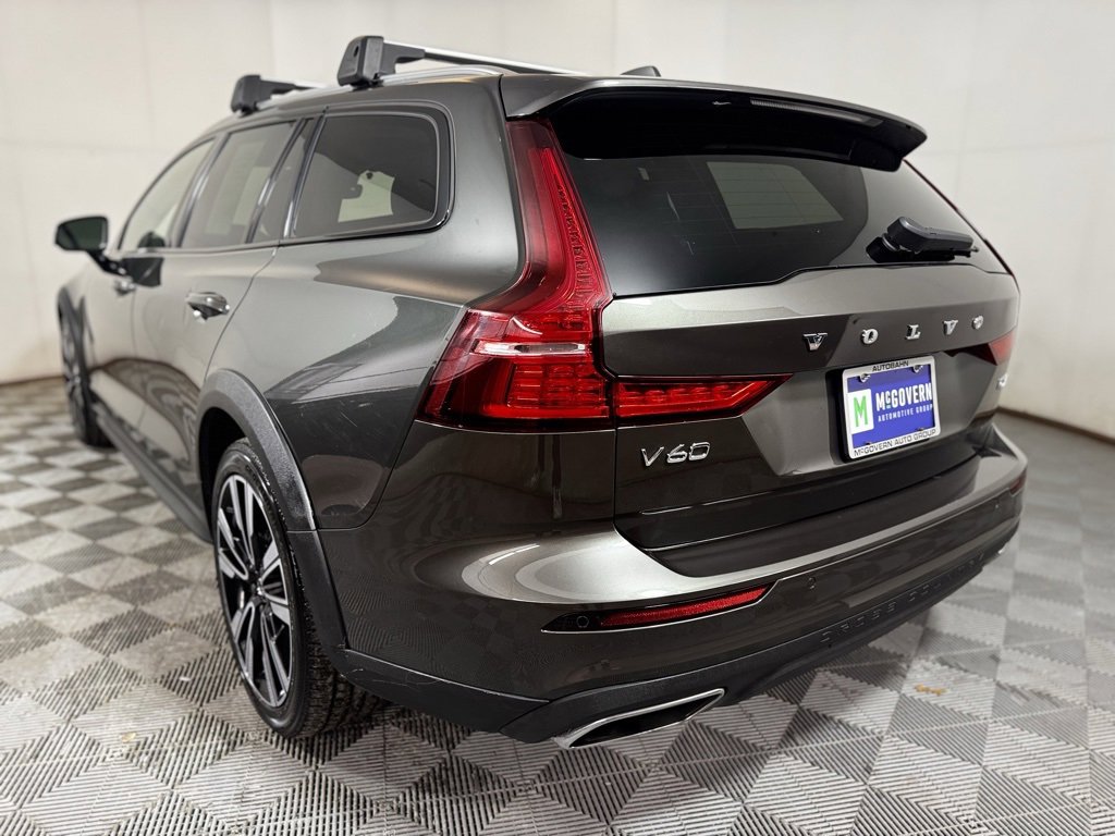 Used 2021 Volvo V60 T5 Cross Country w/ Protection Package image 4