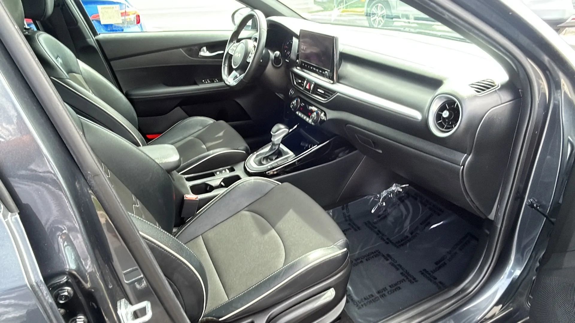 Used 2023 Kia Forte GT-Line w/ GT-Line Technology Package image 17