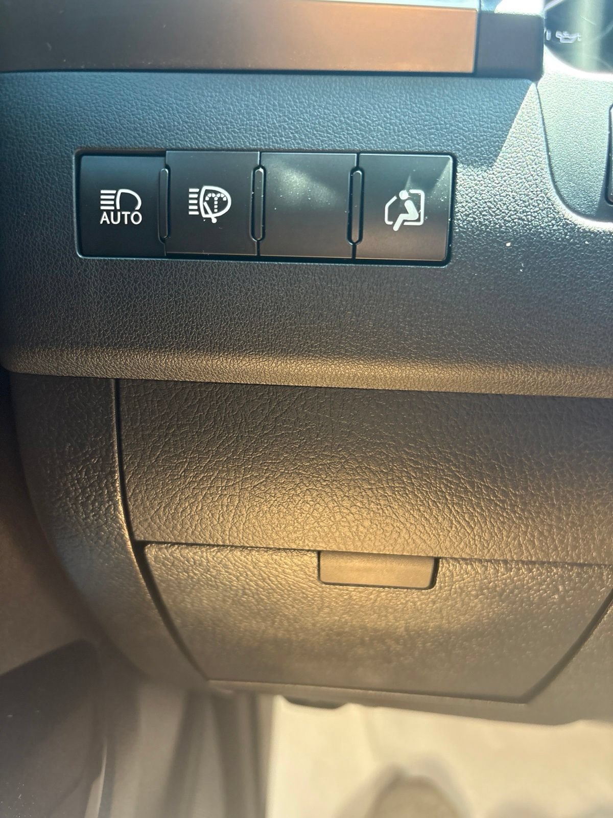 Used 2019 Lexus LX 570 4WD w/ Luxury Package image 19
