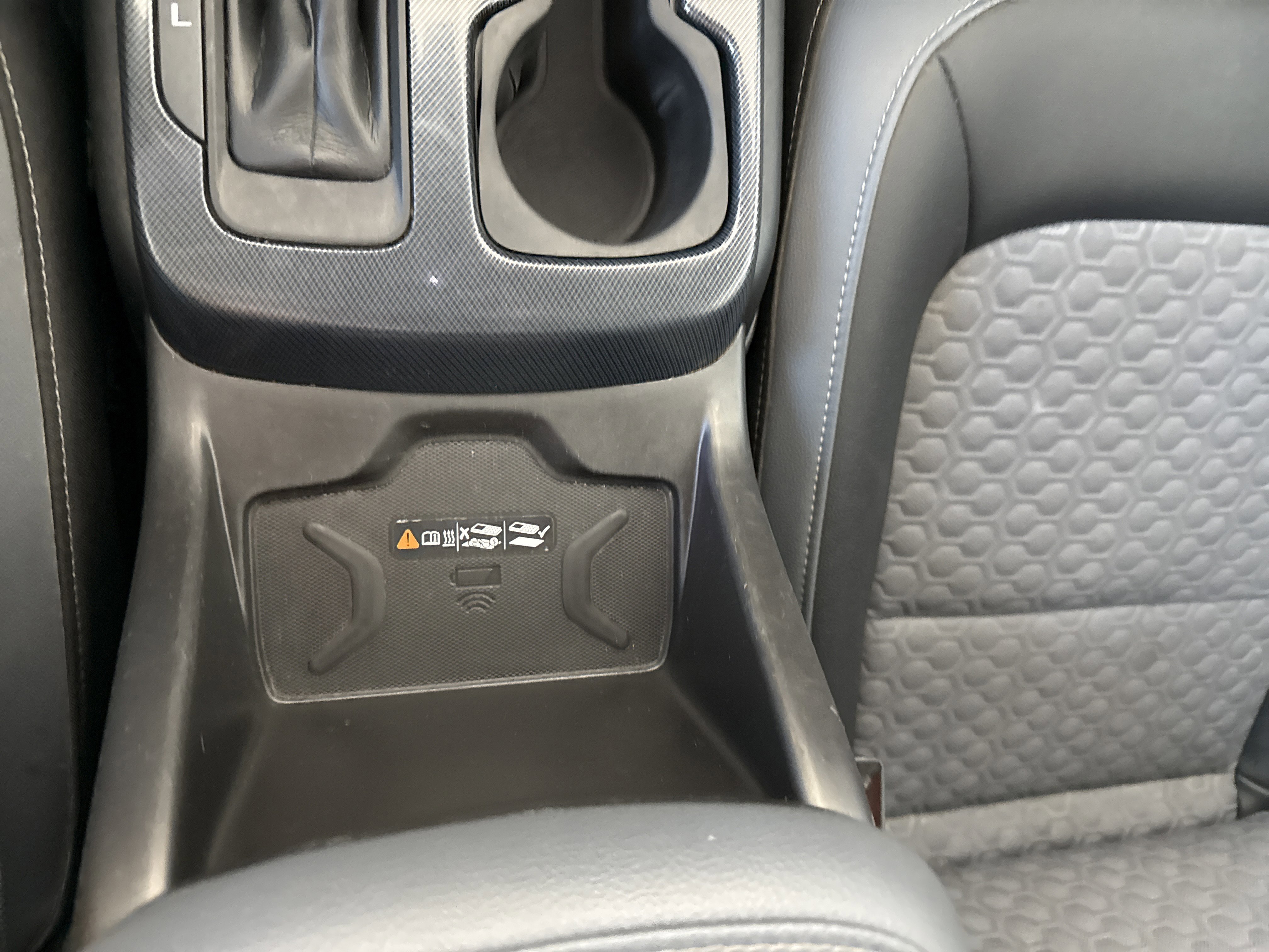 Used 2020 Chevrolet Colorado Z71 image 30