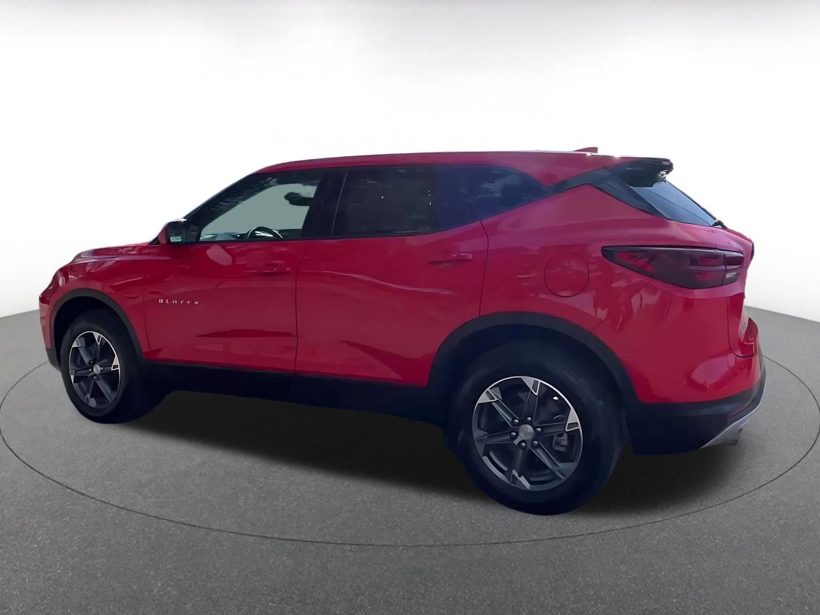 Used 2025 Chevrolet Blazer LT FWD image 9